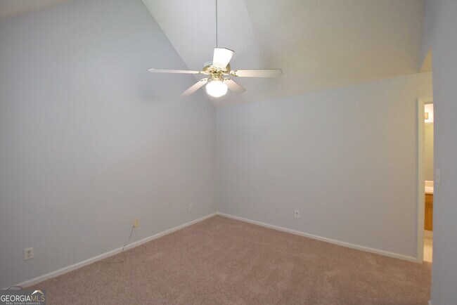 Building Photo - 147 S Fairfield Dr