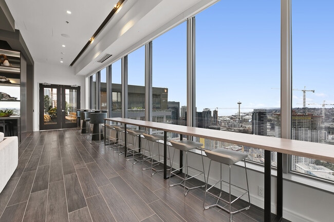 Building Photo - Nexus Condominium - 1 bedroom + den
