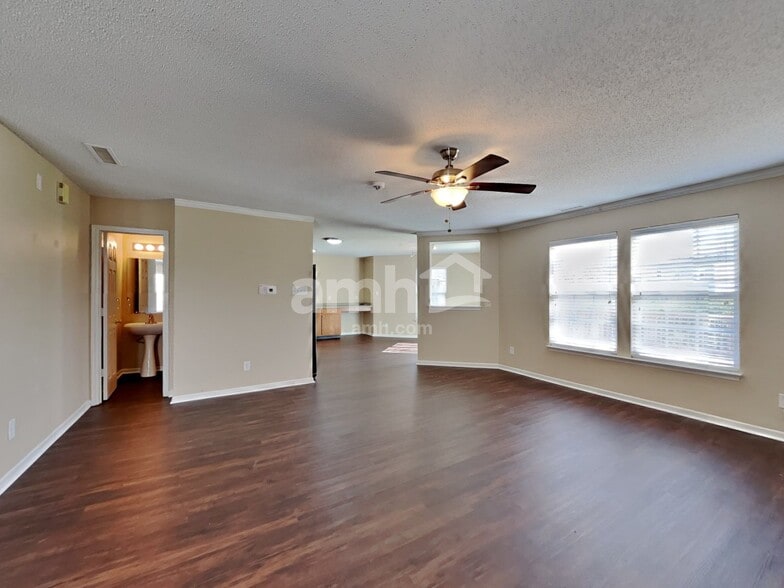 Building Photo - 6709 Everbloom Ln