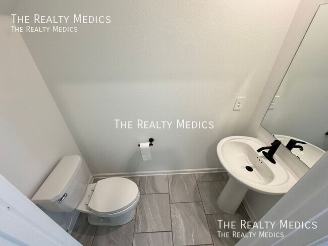 Building Photo - 554 Jett Ln