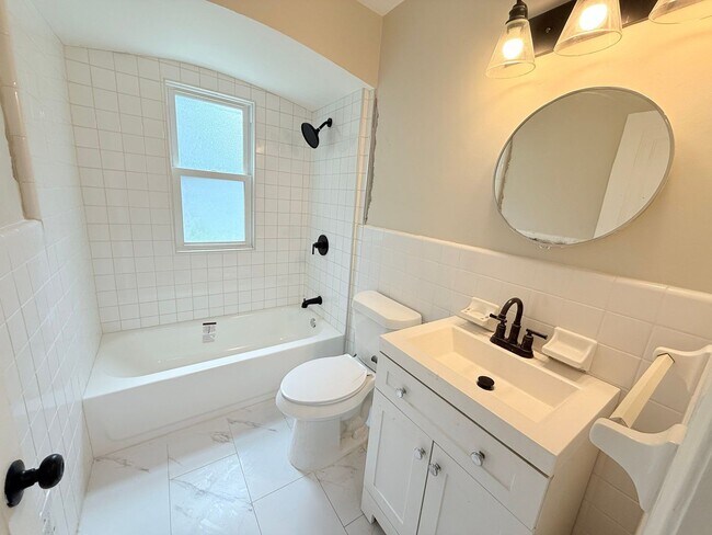 Building Photo - Renovated 3-Bedroom Home – We Welcome Sect...