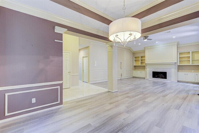 Building Photo - 16606 Shadow Path Dr