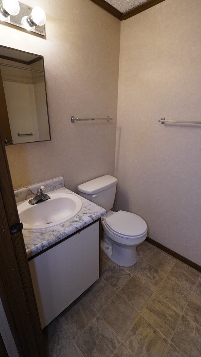 Building Photo - 35 Apple Run Ln