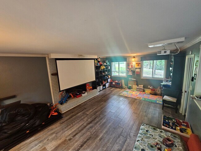 Building Photo - Large Private Lot with 3BR home in Concord!