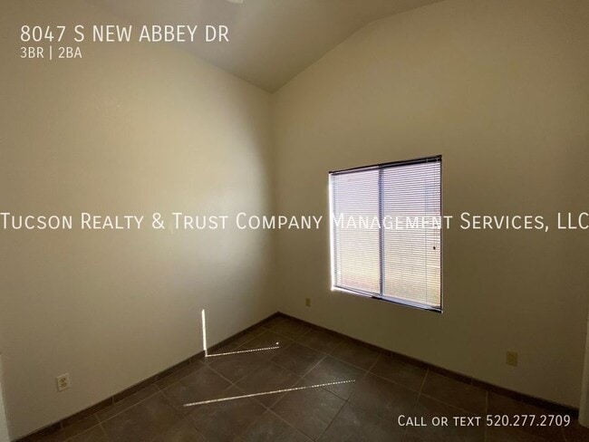 Building Photo - 8047 S New Abbey Dr