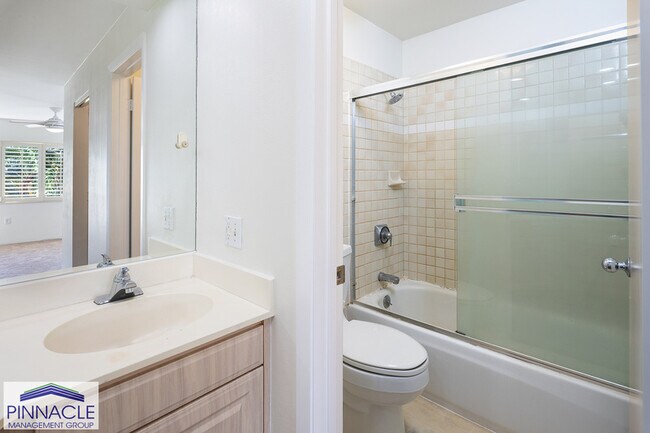 Building Photo - 92-1539 Aliinui Dr. #5G