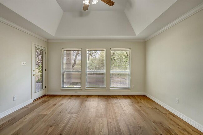 Building Photo - 410 Rolling Green Dr