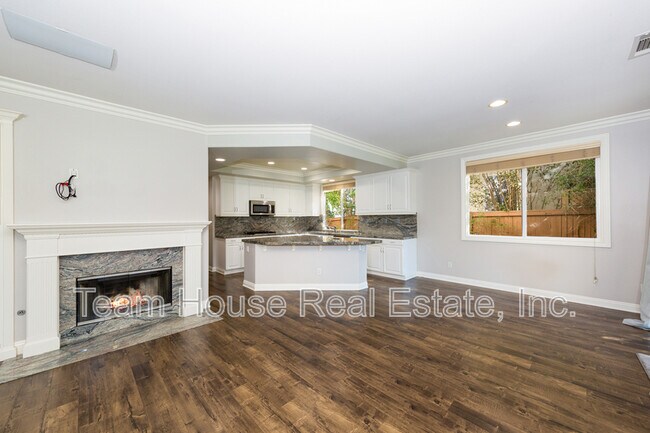 Building Photo - 18210 Shannon Ridge Pl