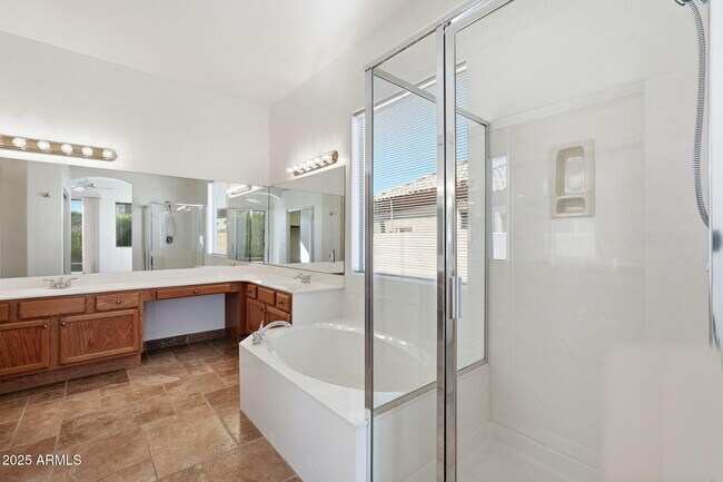 Building Photo - 15707 E Cactus Dr