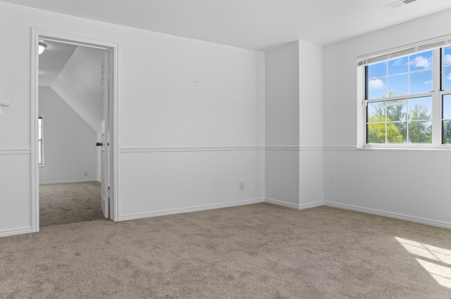 Building Photo - 342 S Palisade Dr