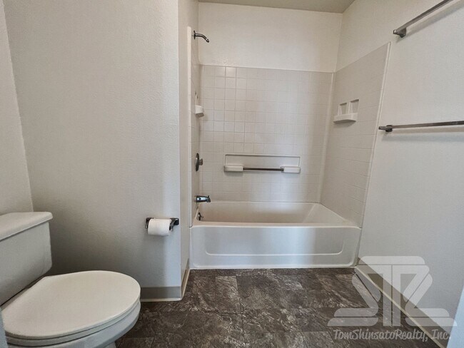 Building Photo - 2 bed/2 bath/2 parking townhouse in Mililani Mauka!