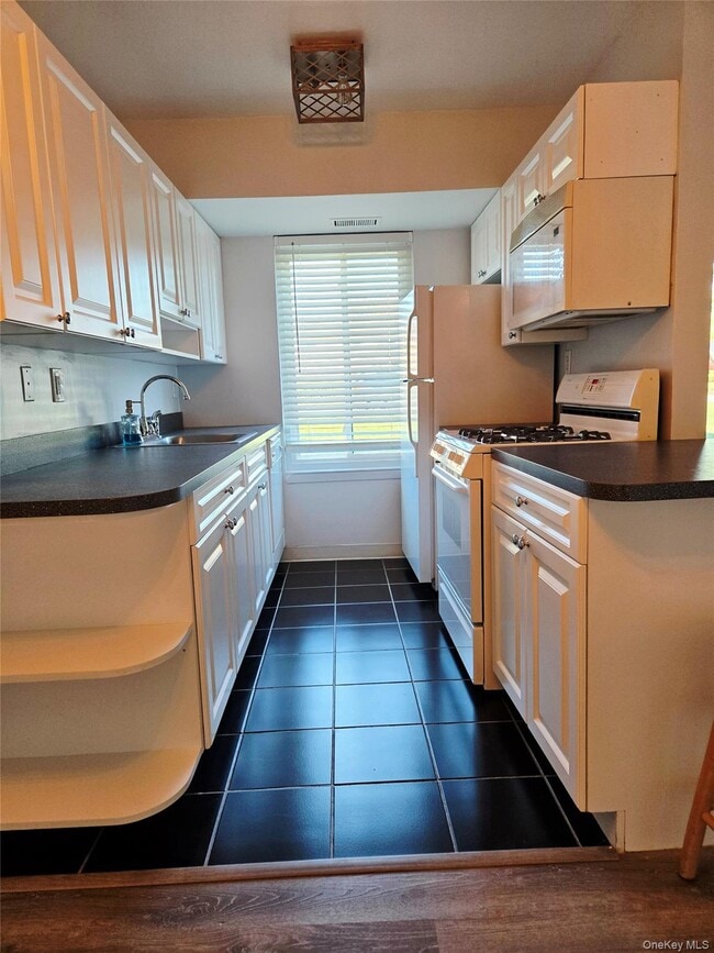 Building Photo - 3 Osage Ct