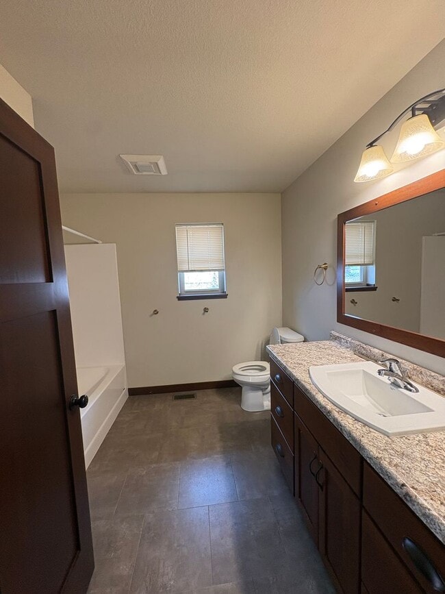 Building Photo - 3266 White Oak Ln