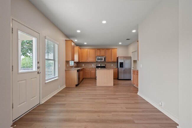 Building Photo - 20925 Texas Meadows Dr