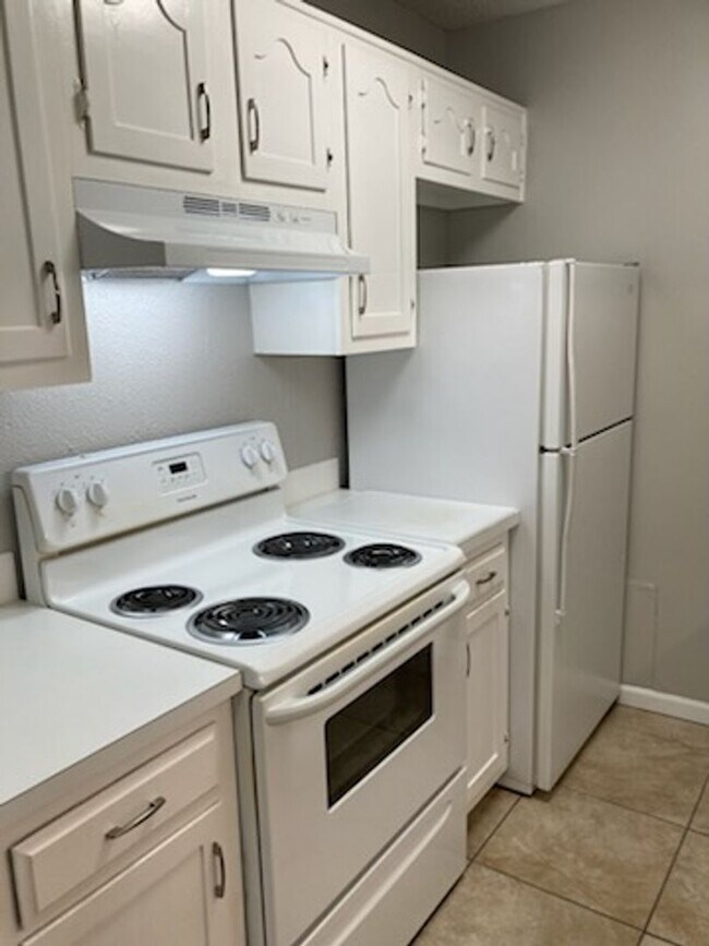 Building Photo - SW 1 bedroom 1 bath apartment for rent