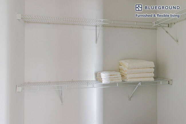 Building Photo - 121 W Chestnut St