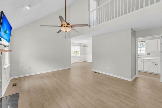 Building Photo - Charming 3BR/2.5BA Home with 2-Car Garage & Fenced Yard in Citadel Woods — West Ashley