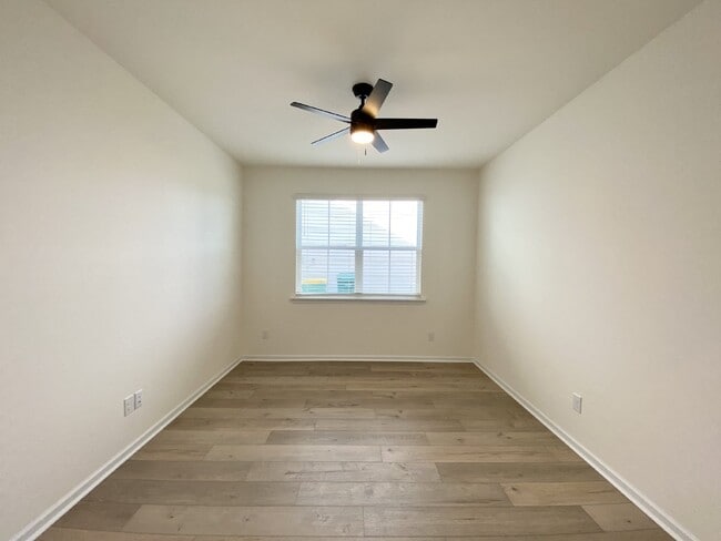 Building Photo - Light, Bright and Beautiful New Construction Home!