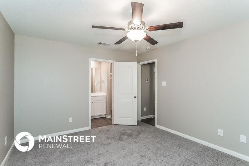 Building Photo - 25238 Dickens Dr