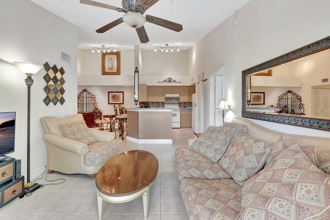 Building Photo - 923 Villa Cir