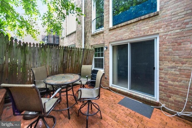 Building Photo - 2531 Queen Annes Ln NW