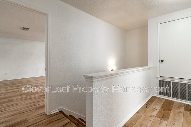 Building Photo - 818 Quitman Oak