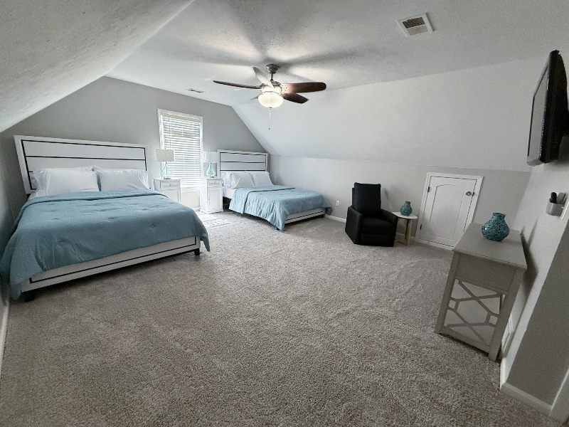 Building Photo - 1958 Bohemia Dr