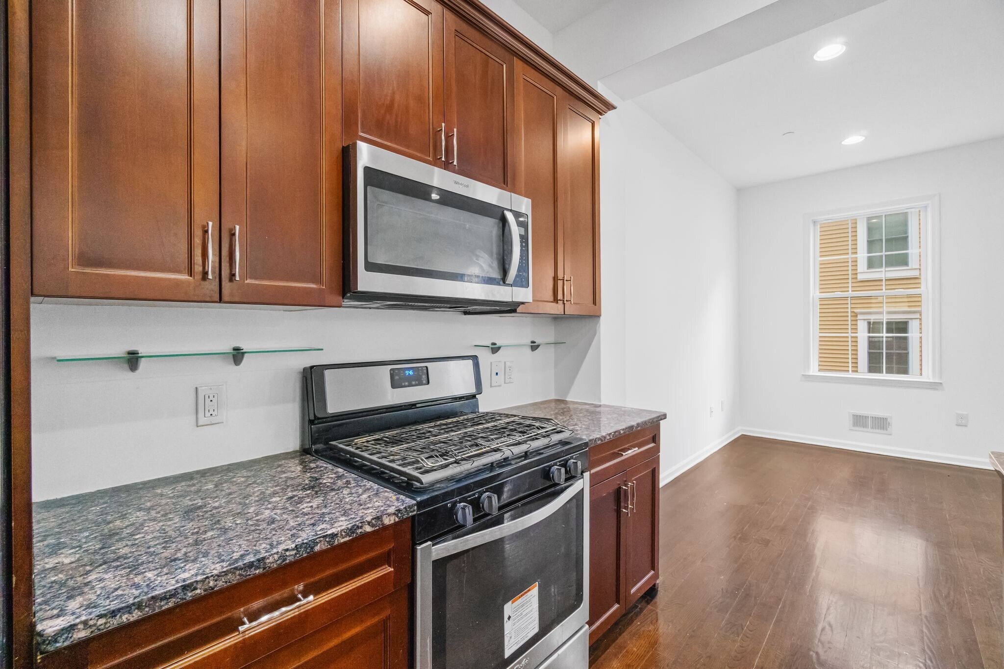 Building Photo - 205 Roosevelt Dr