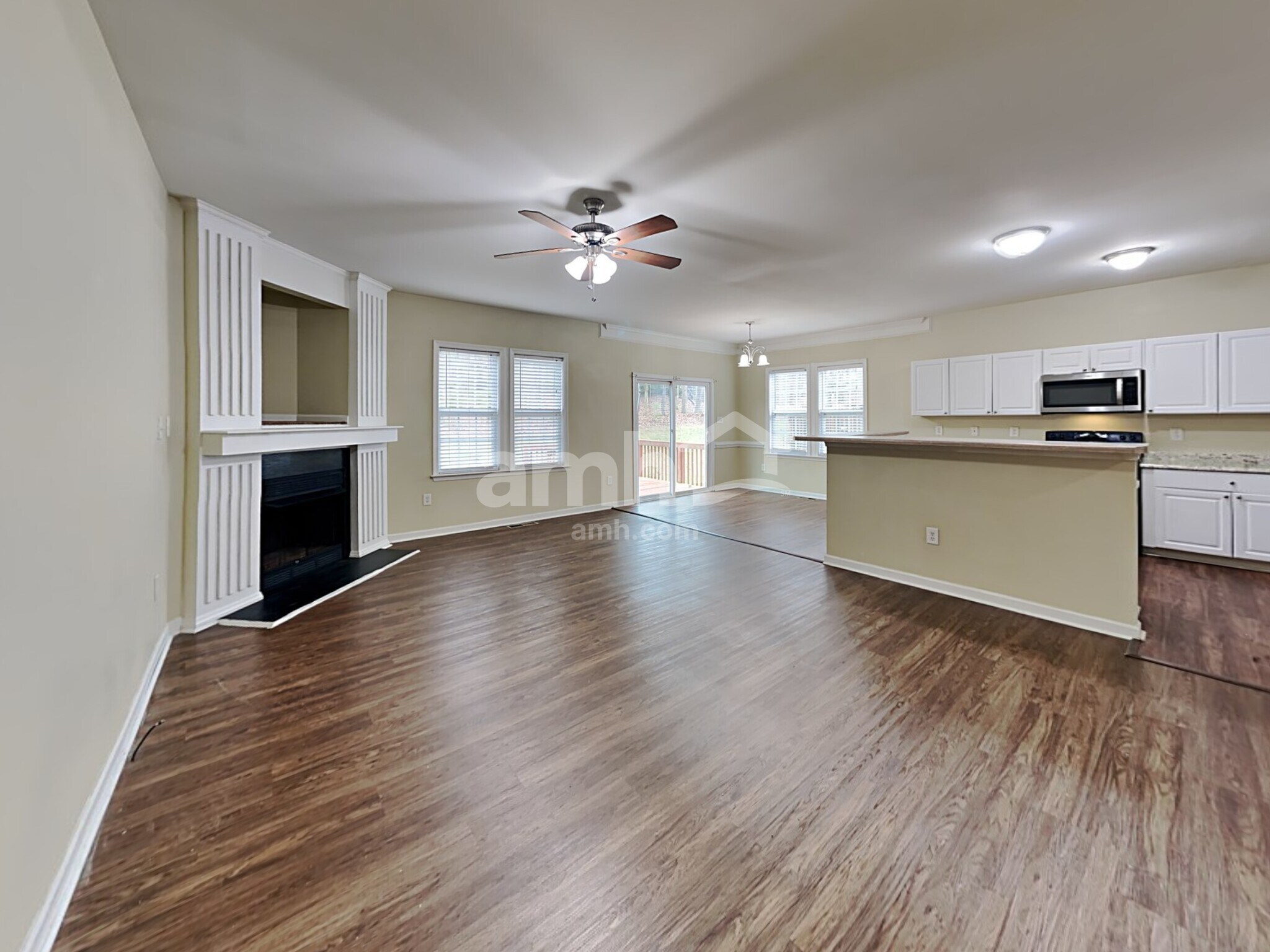 Building Photo - 3616 Willowtree Ln