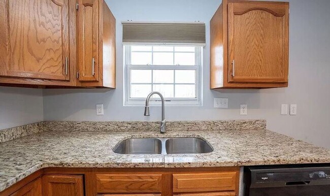 Building Photo - 4 Bdrm / 2.5 Bath Beautiful Lake Home at Central Virginia's largest Community