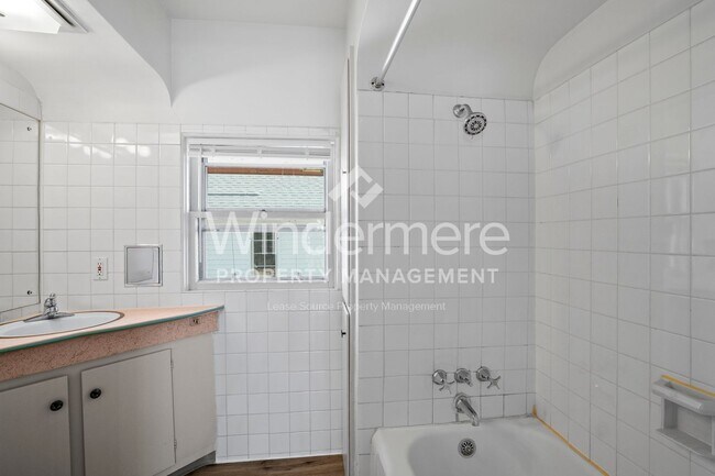 Building Photo - Coming Soon 05/01/2026 !!!! Charming home near Audubon Park