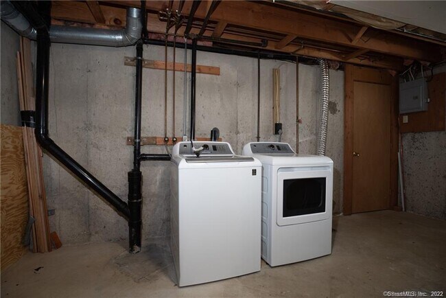 Building Photo - 2 Allspice Ln