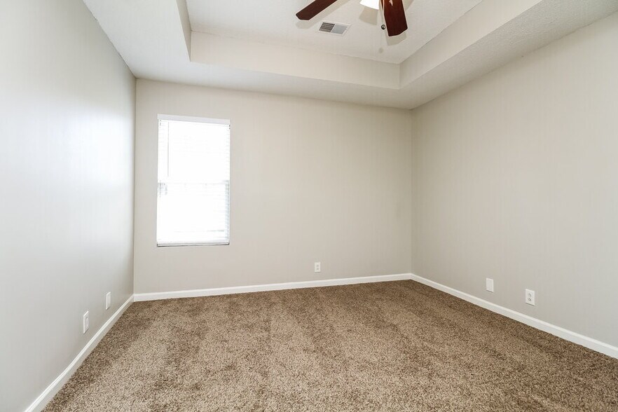 Building Photo - 5039 Boyd Dr