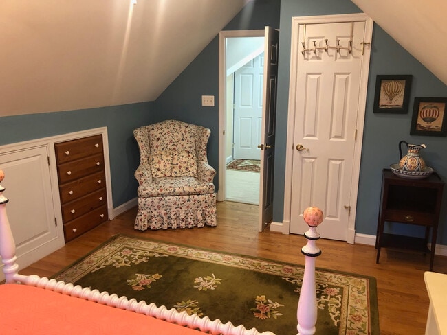 Building Photo - 5804 Searl Ter