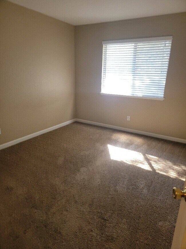 Building Photo - Very Nice 3bd 2 bath House for rent in Cameron Park