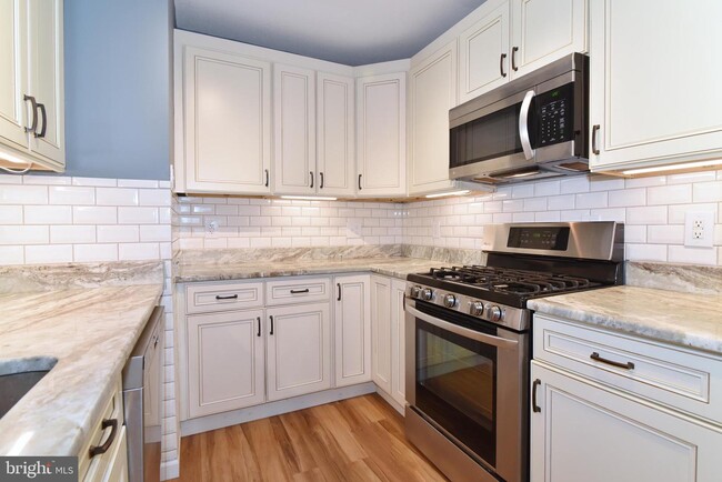 Primary Photo - 20301 Beechwood Terrace