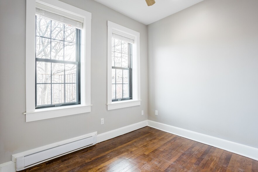 Building Photo - 534 Tremont St