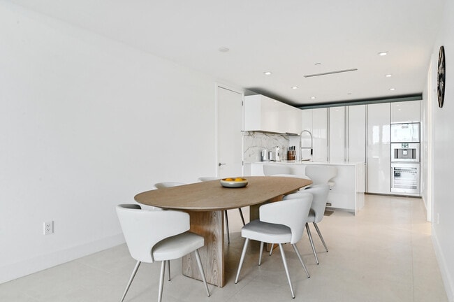 Building Photo - 10203 Collins Ave