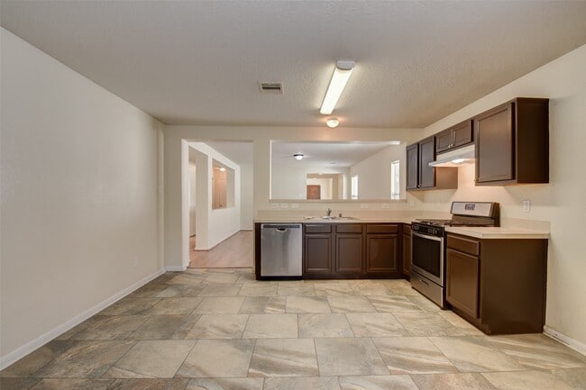 Building Photo - 18742 Westgate Park Dr