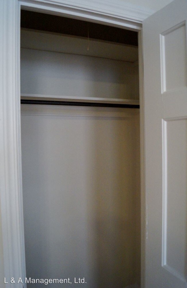 Building Photo - 2566 Kemper Rd