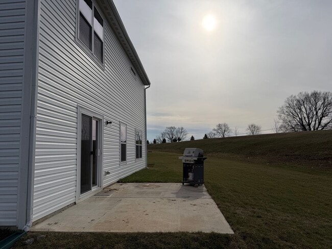 Building Photo - Newly Built 4-Bedroom Home for Rent in Old Heritage Neighborhood – Shelbyville, KY