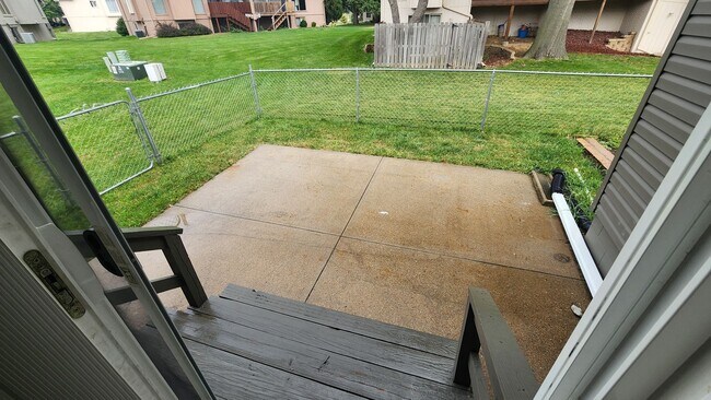 Building Photo - Ben Inc Duplexes - Scwalb Realty