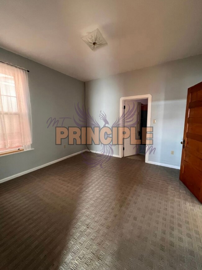 Building Photo - 805-807 W Galena St