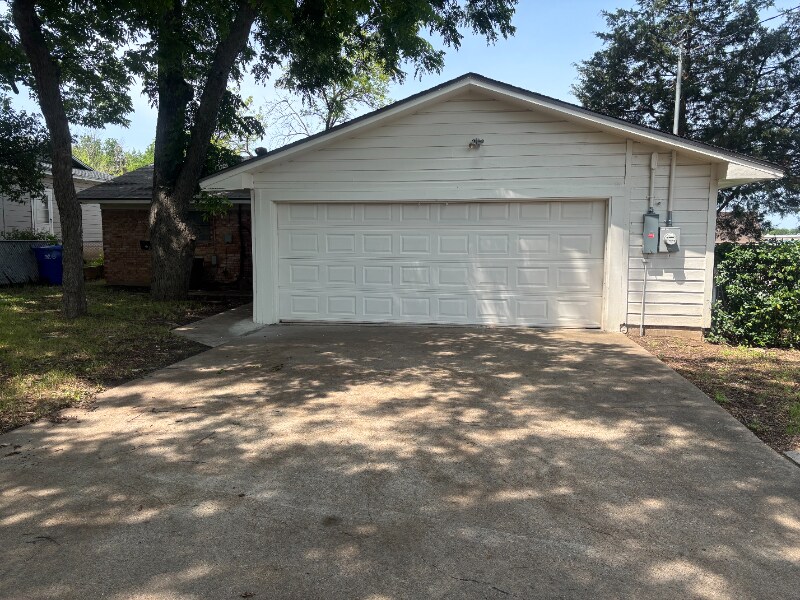 Building Photo - 1343 N 66th St