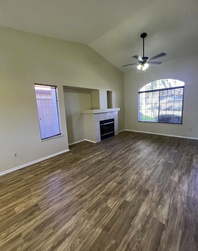 Building Photo - Beautiful Single-family home!