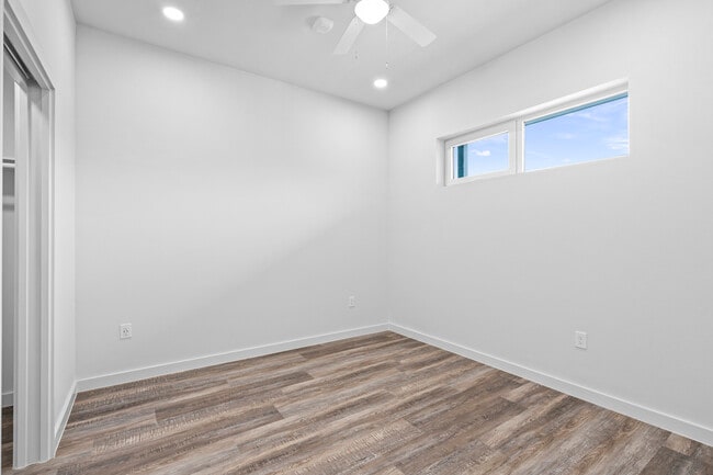 Building Photo - 4004 Banister Ln