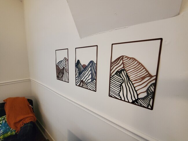 Building Photo - Furnished, Cozy Stay in the Arts District