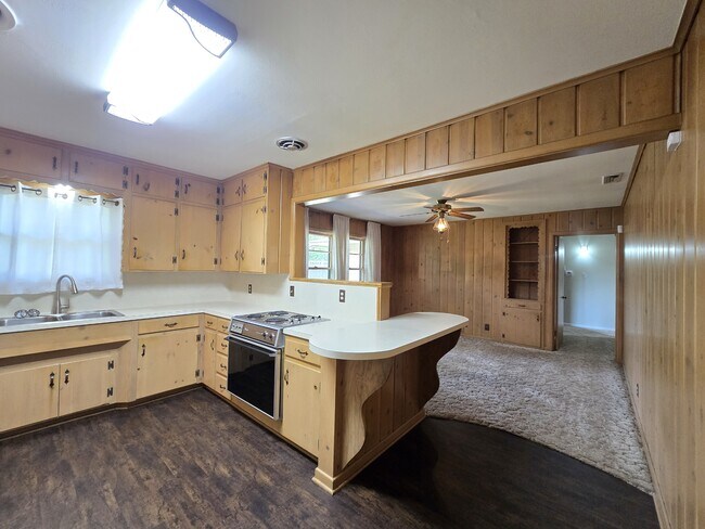 Building Photo - 516 Lehigh Pl