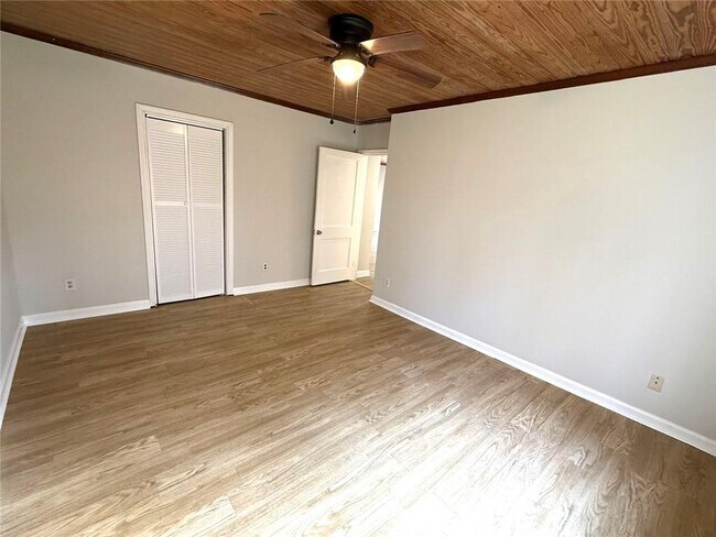 Building Photo - 54 Hebron Church Rd