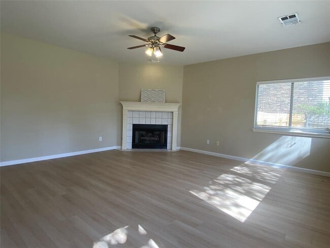 Building Photo - 5817 Miramonte Dr